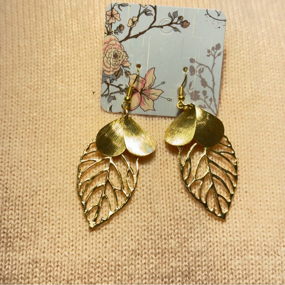 Handmade earring
Unique and beautiful